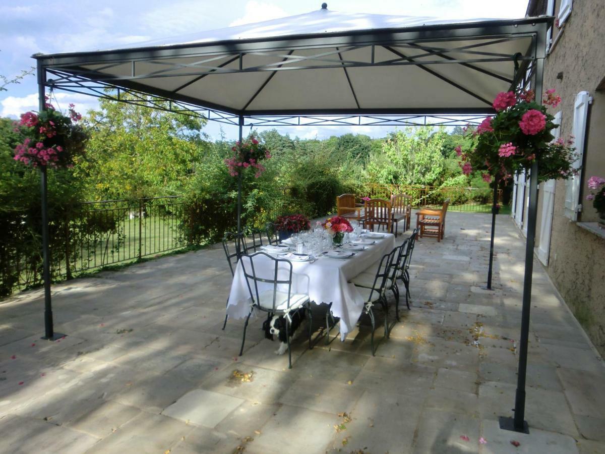 Le Petit Manoir Des Bruyeres Bed & Breakfast Villefargeau ภายนอก รูปภาพ